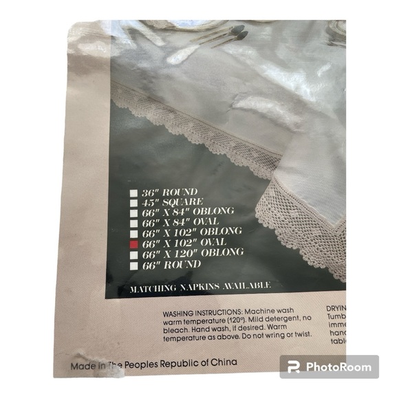 •Splendor Lace-Edged Tablecloth - Picture 4 of 4